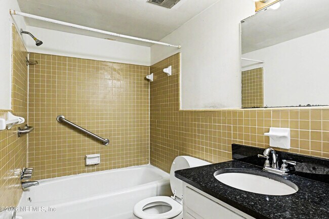 Building Photo - 1557 El Prado Rd