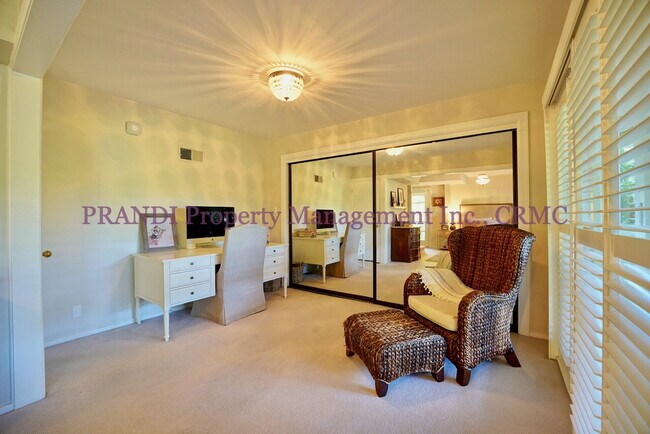 Building Photo - 3-Bedroom, 3-Bath Home with Expansive View...