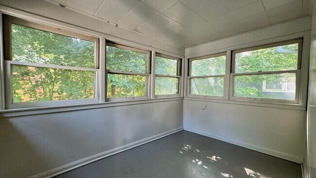 Building Photo - $2,300 | 4 Bedroom, 2 Bathroom Multi Floor...
