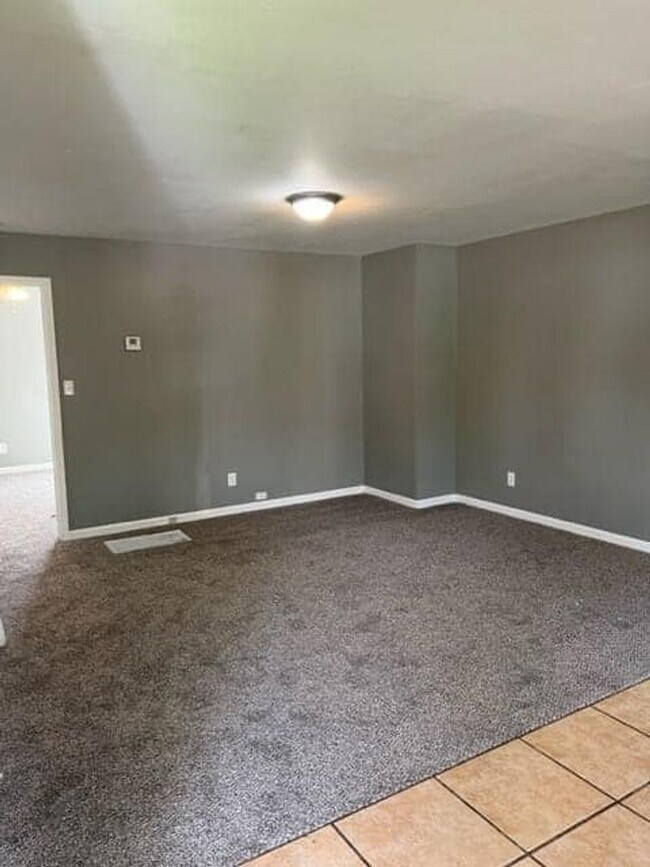 Building Photo - 1715 S Linwood Ave