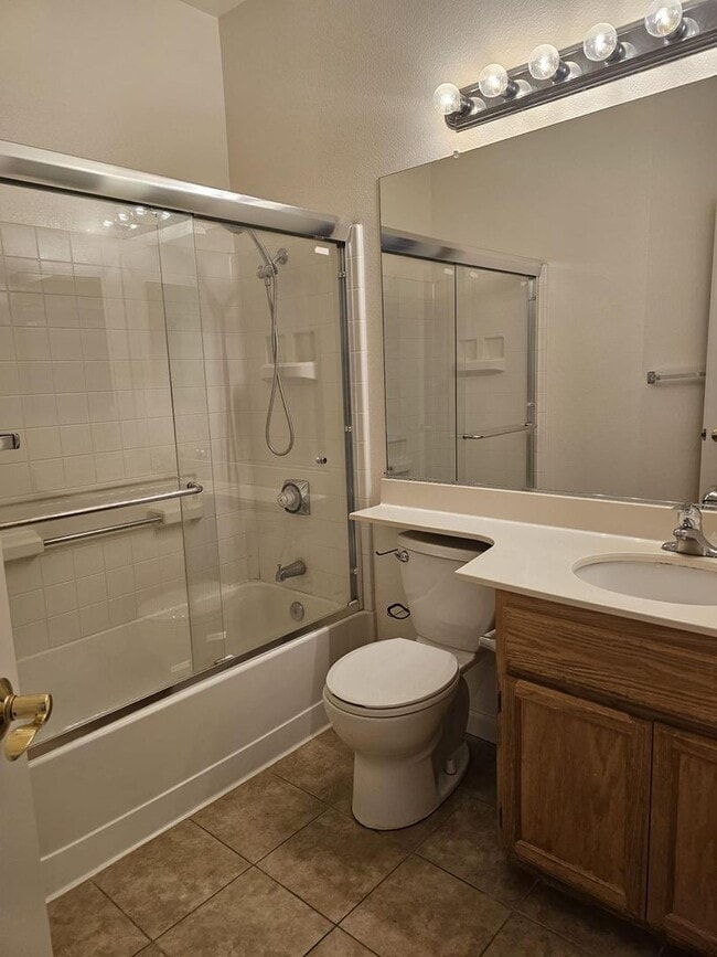 Building Photo - Modern 3BD/3BA Townhouse in Prime Union Ci...
