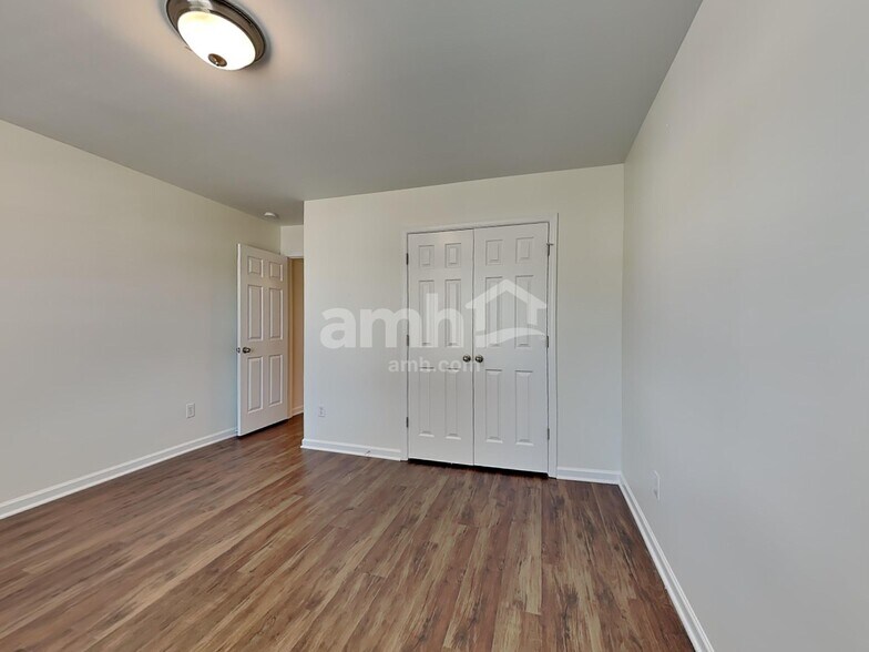 Building Photo - 3904 Edgewood Terrace Rd