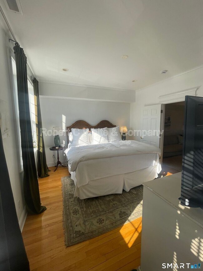 Building Photo - 345 Greenwich Ave