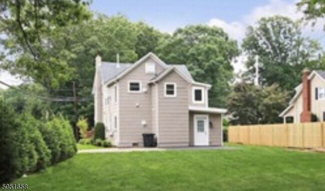 Building Photo - 367 Godwin Ave