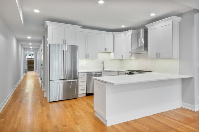 Building Photo - 4626 N Ashland Ave