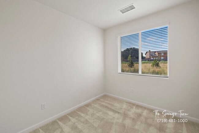 Building Photo - MODERN LUXURY 2BD/2BA/2CAR CONDO in Briargate