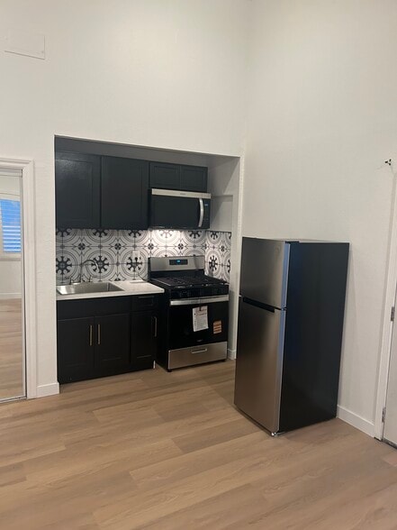 Building Photo - 13185 Don Julian Rd