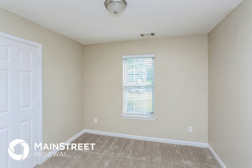 Building Photo - 1247 Grange Way Dr
