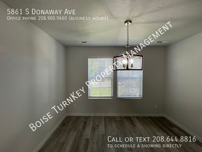 Building Photo - 5861 S Donaway Ave
