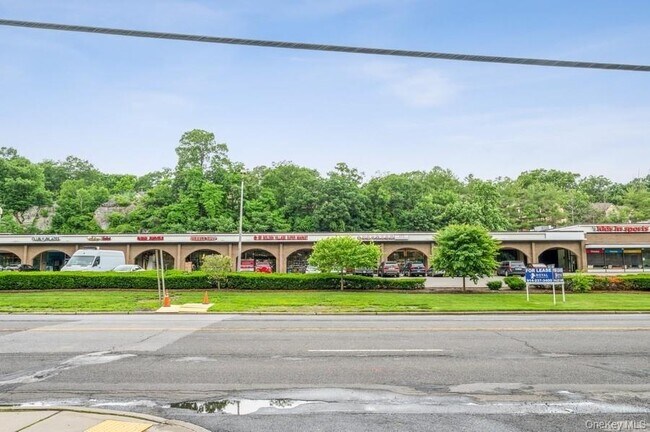 Building Photo - 372 Central Park Ave