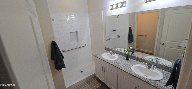 Building Photo - 701 Dylan Ct