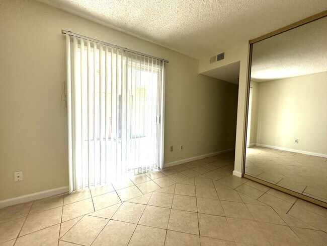 Building Photo - Mission Valley 3 BR 2 BA Condo w/ Parking ...