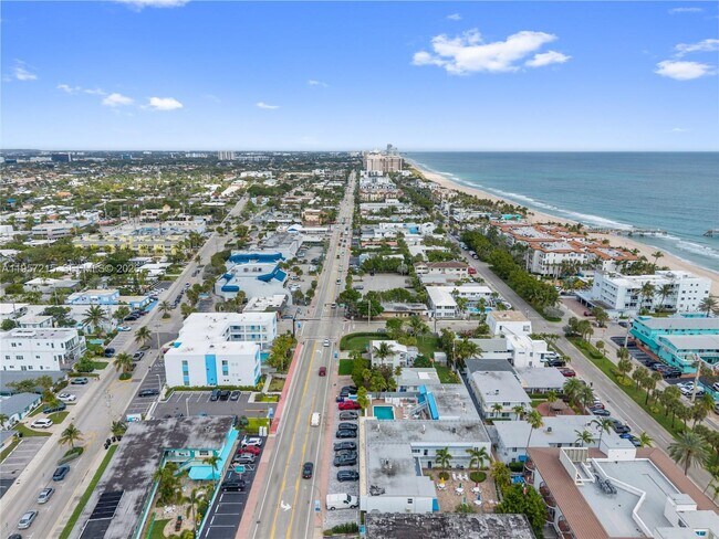 Building Photo - 4228 N Ocean Dr