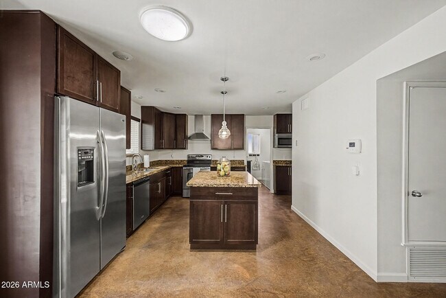 Building Photo - 29 E Foothill Dr