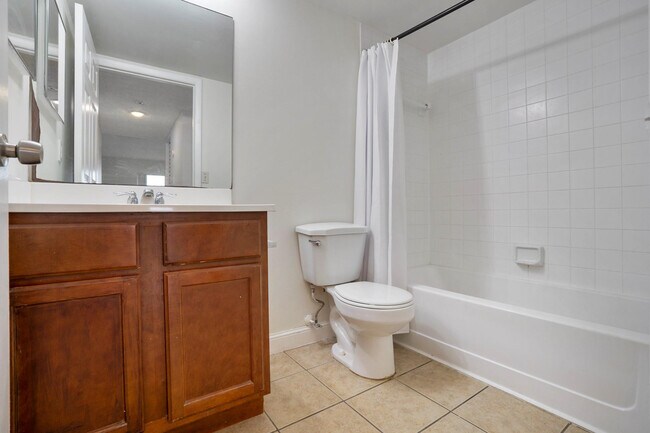 Building Photo - 7640 Westwood Dr