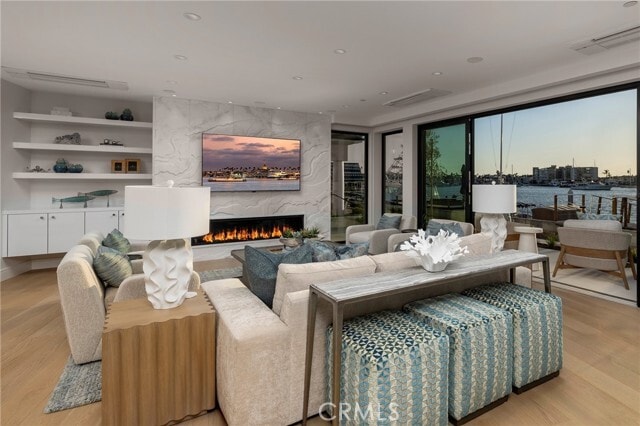 Building Photo - 130 S Bay Front