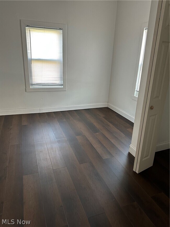 Building Photo - 1418 Wyandotte Ave