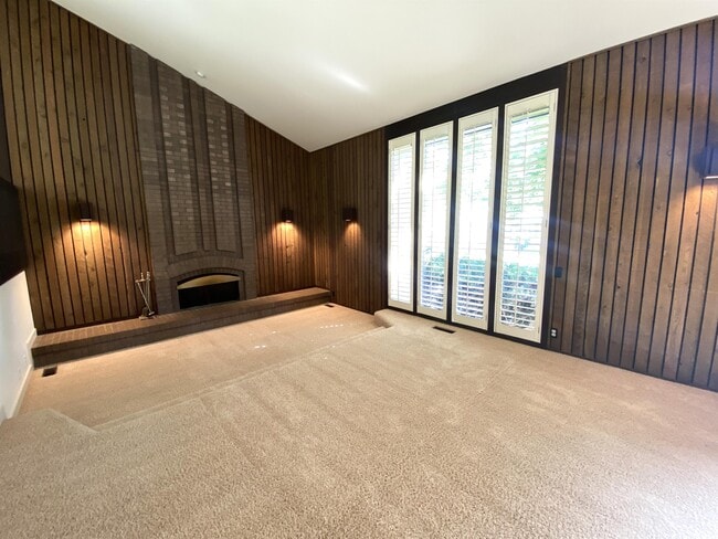 Building Photo - 3016 Apache Ln