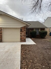 Building Photo - 521 Wild Wind Rd