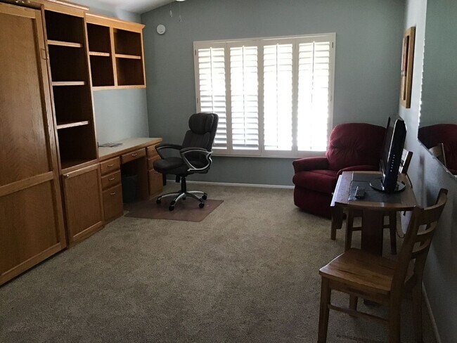 Building Photo - Charming 2BR House in Sun City West