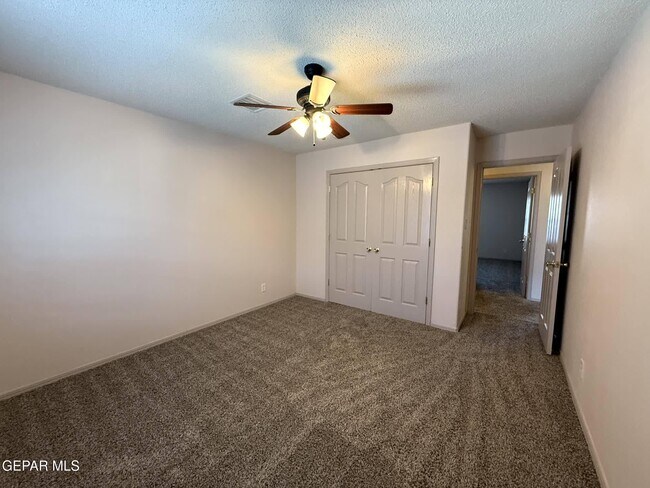 Building Photo - 317 Zenith Dr