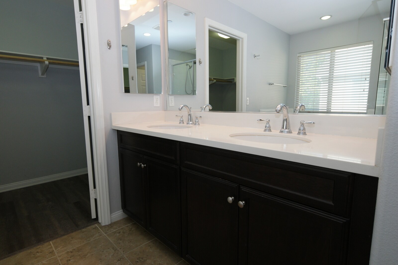 Building Photo - 13373 Shoreham Dr