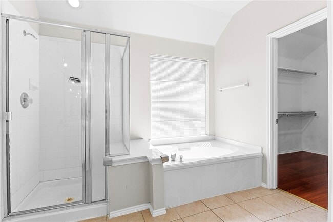 Building Photo - 3015 Honey Locust Dr