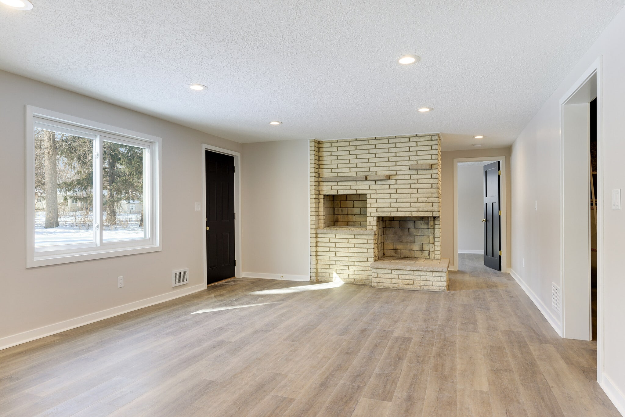 Building Photo - 1943 Regent Ave N