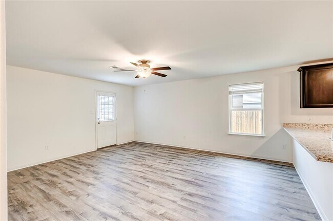 Building Photo - 18744 Speculator Ln