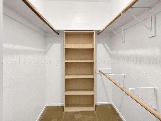 Building Photo - 841 S Atkerson Ln