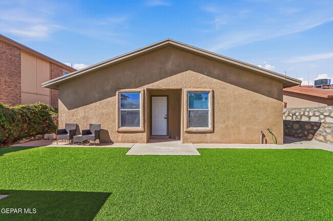 Building Photo - 14181 Tierra Halcon Dr