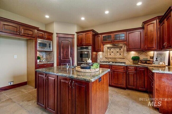 Building Photo - Exquisite home on acreage in Star