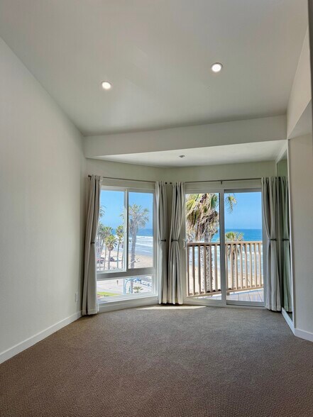 Building Photo - 4465 Ocean Blvd