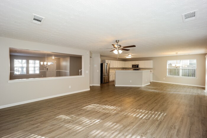 Building Photo - 5601 Sable Way