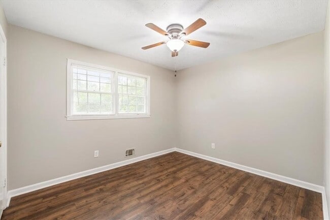 Building Photo - 5146 Bramblewood Dr