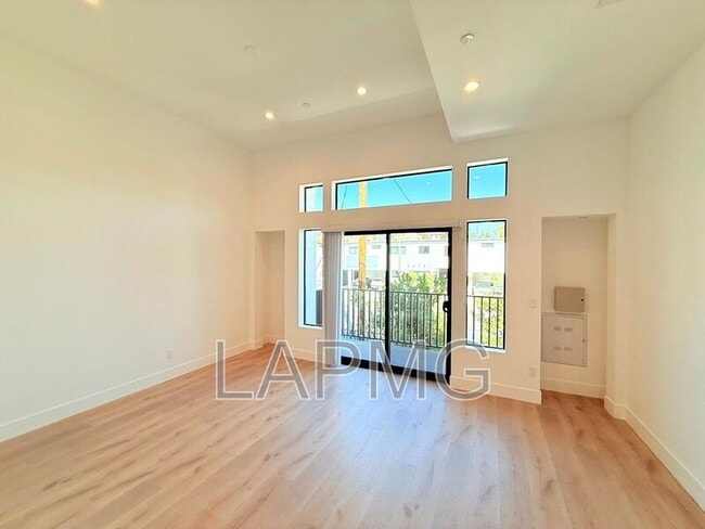 Building Photo - 3414 London St