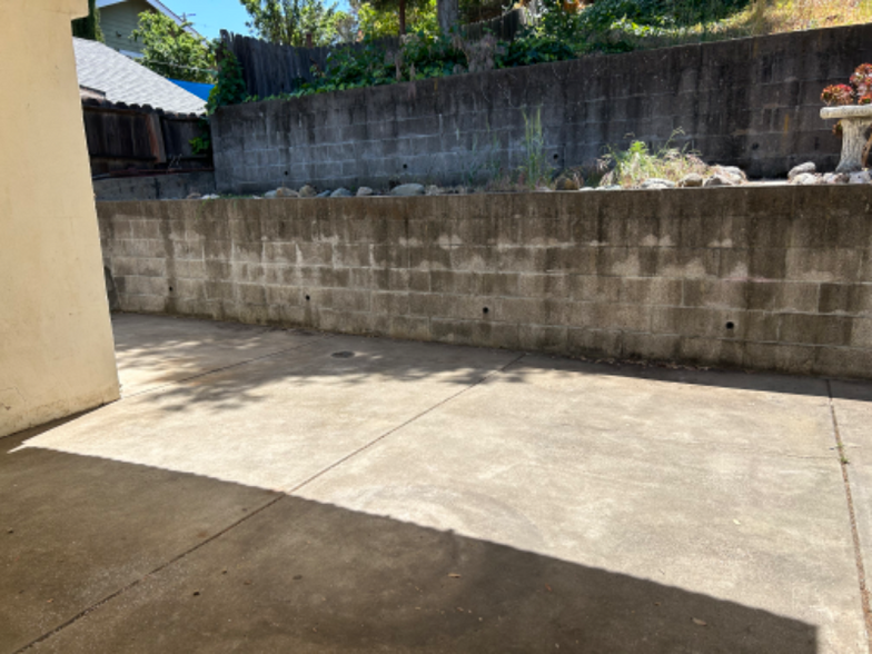 Building Photo - 1336 Highland Ave