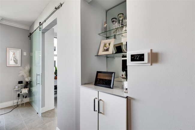 Building Photo - 511 SE 5 Ave