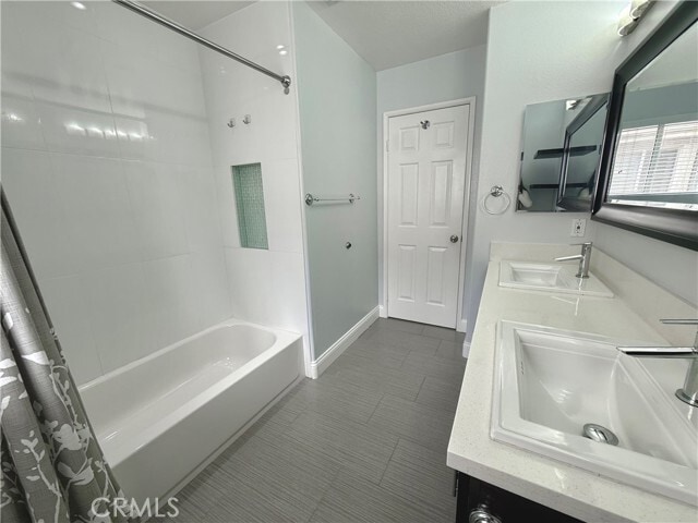 Building Photo - 1202 Summerview Ln