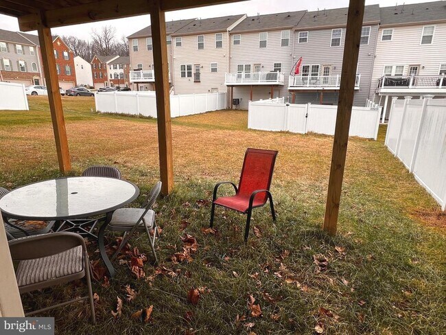 Building Photo - 154 Sachem St