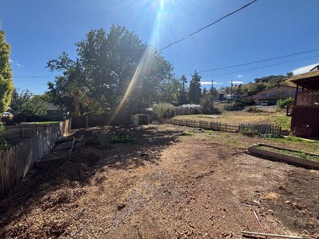 Building Photo - Spacious Four Bedroom Single Family Home