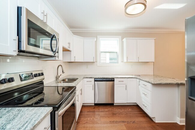 Building Photo - 764-766 Kelton Ave