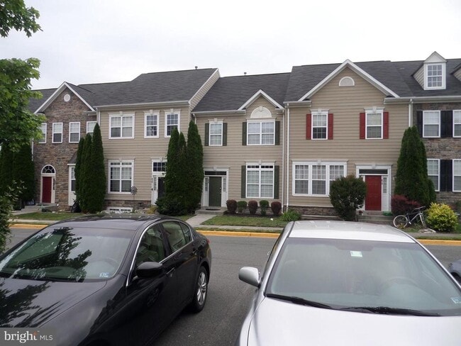 Building Photo - 836 Linfield Terrace NE