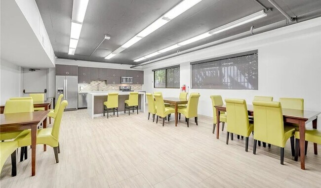 Building Photo - 1880 VETERAN Ave