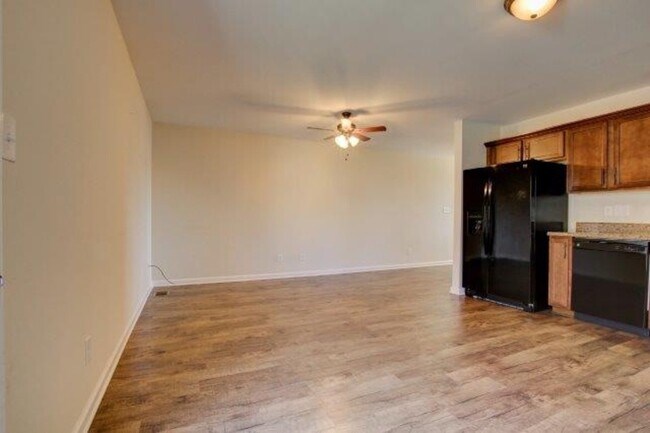 Building Photo - 992-D S Ash Ridge Dr