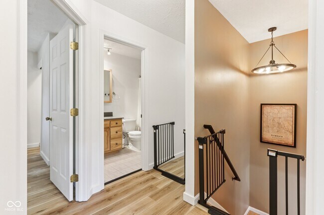 Building Photo - 521 Thornberry Dr