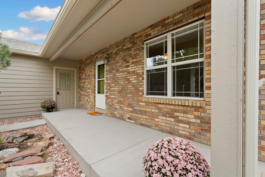 Building Photo - 3761 Mt Flora St