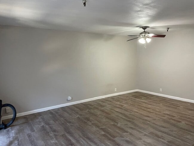 Building Photo - 55 Stenner St