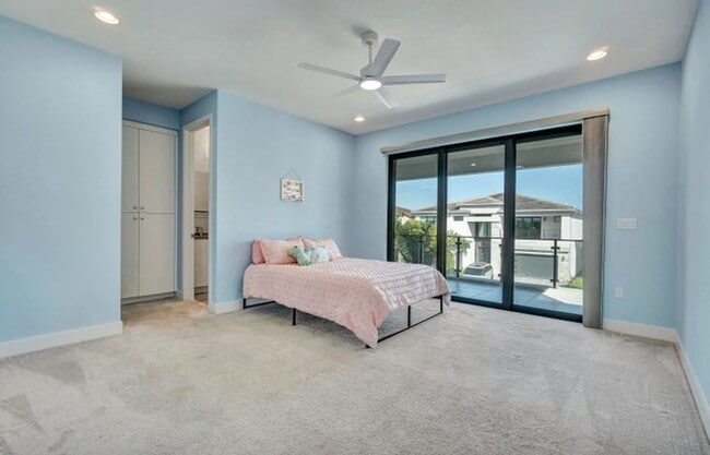 Building Photo - 17081 Five Waters Ave