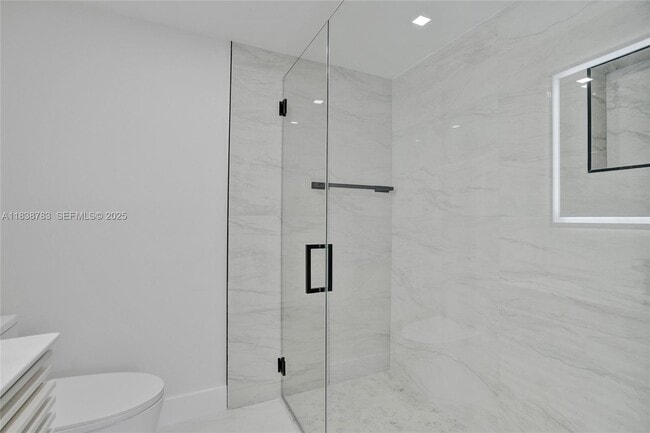 Building Photo - 1840 NE 199th St